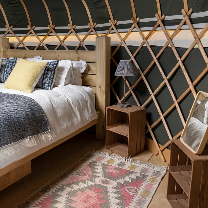 Raggd Robin interior