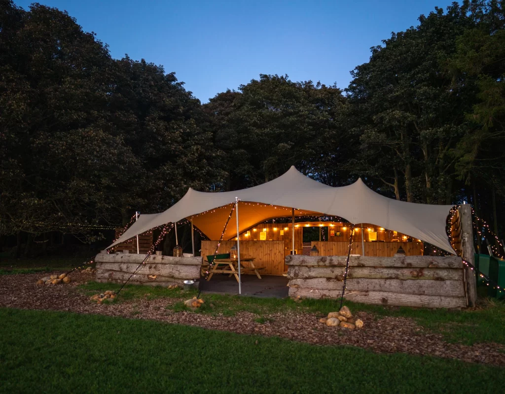 e700d0_13a0bf9d595443ec8fa28159eab0d821~mv2 (2)